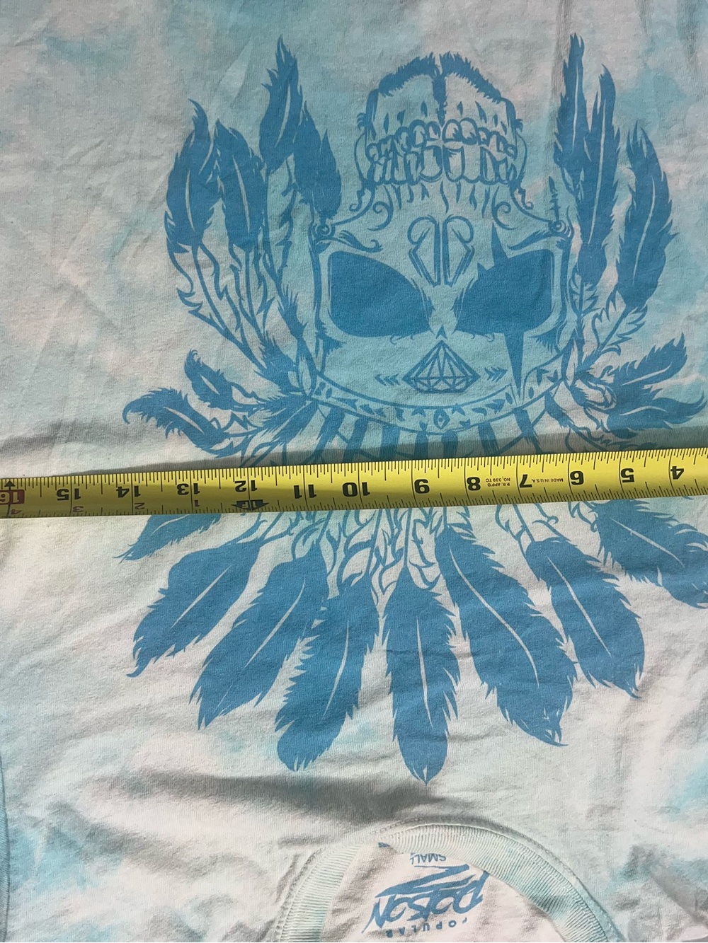 Popular Poison Blue White Tie Dye Skull Feather Graphic T-Shirt Size Small - Picture 4 of 5